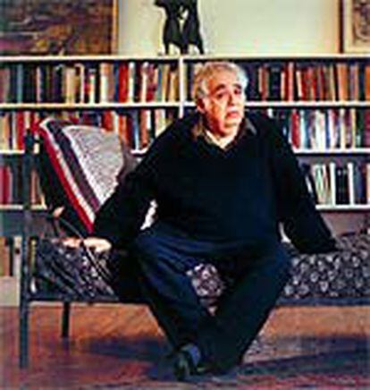 Harold Bloom, en su apartamento en 1994.