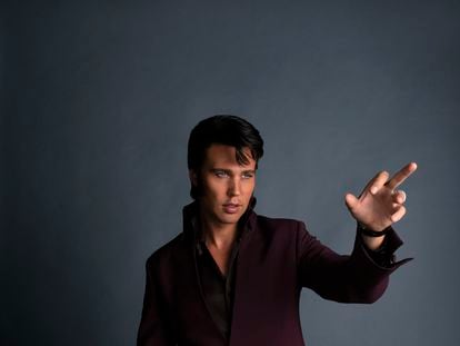 Austin Butler, como Elvis Presley en la película 'Elvis', de Baz Luhrmann.