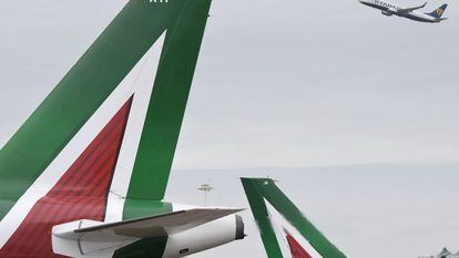 Aviones de Alitalia en el aeropuerto de Roma-Fiumicino, en 2017.