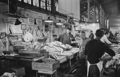 Puestos del mercado de Les Halles, en París, en 1968.
