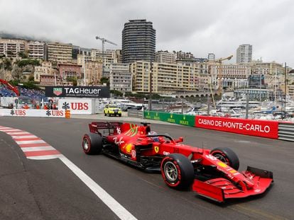 El Ferrari de Charles Leclerc, durante la calificación en Montecarlo.