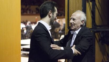 Maurizio Pollini, derecha, con su hijo Daniele en A Coruña.