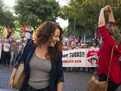 Laura (i) y Eva (d) durante la huelga del 29M.