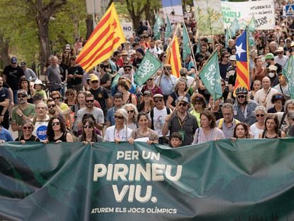 Manifestación en contra de los JJOO de Invierno de 2030, este domingo en Puigcerdà.