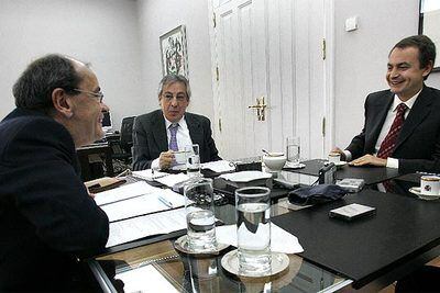 Rodríguez Zapatero, con Jesús Ceberio (izquierda) y Félix Monteira.