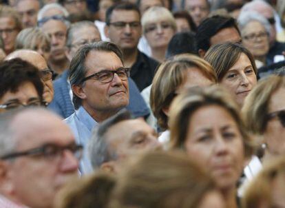 Artur Mas, entre els assistents a un acte de campanya electoral celebrat el 18 de setembre a Manresa.