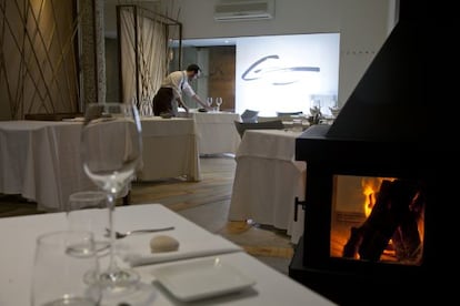 Comedor del restaurante Montia, en San Lorenzo de El Escorial (Madrid).