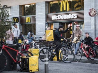 Repartidores de Glovo, en Barcelona.