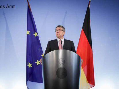 El ministro de Exteriores alem&aacute;n, Sigmar Gabriel, durante su rueda de prensa, este jueves en Berl&iacute;n.