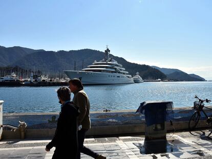 El yate 'Eclipse', del oligarca ruso Román Abramóvich, el pasado 22 de marzo en el puerto turco de Mugla.