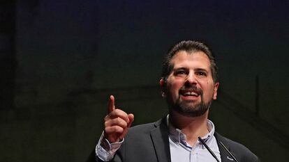 GRAF139. LEÓN, 15/01/2022.- El secretario regional del PSOE en Castilla y León, Luis Tudanca durante un acto electoral en León este sábado con motivo de la campaña electoral para las elecciones del próximo 13 de febrero. EFE/J.Casares
