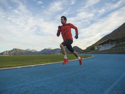 L'atleta Kilian Jornet entrenant-se a la pista de Mandalen (Noruega).