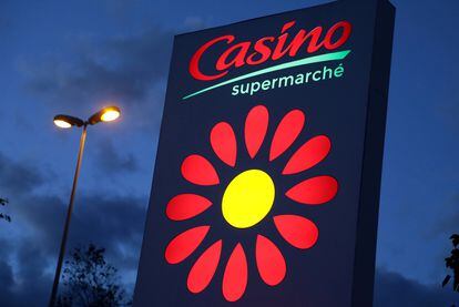 Logo de los supermercados Casino en Cannes.