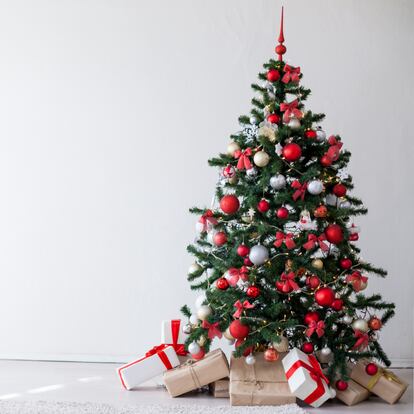 Describimos el abeto de Navidad más vendido en la plataforma Amazon, ahora disponible en cuatro tamaños.