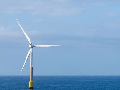 Turbina eólica en la costa del municipio de Santa Lucía de Tirajana (Gran Canaria).