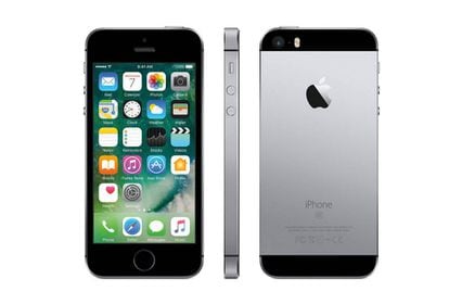 El iPhone SE, anunciado el 21 de marzo de 2016, forma parte de la novena generación, compatiendo procesador (y co-procesador), cámara principal y RAM con el iPhone 6S y el 6S Plus. El exterior es idéntico al iPhone 5s.