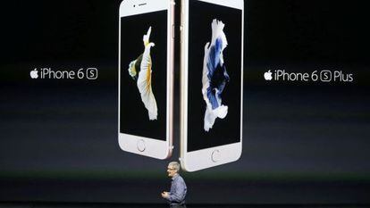 Tim Cook, CEO d'Apple, presenta al setembre l'iPhone 6s.