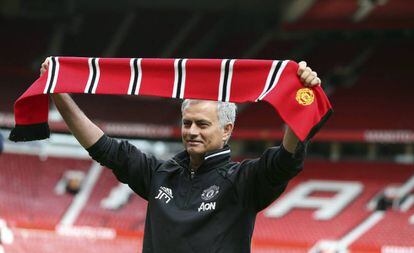 Mourinho, en su presentación en Manchester.