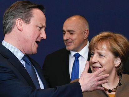 David Cameron y Angela Merkel, en la cumbre. 