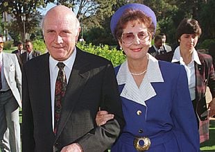 Marike de Klerk, junto al ex presidente Frederik W. de Klerk, en 1994, cuando aún estaban casados.