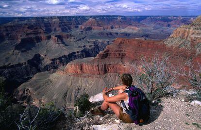 Ruta senderista por el borde del Gran Cañón, en Arizona (Estados Unidos), que alcanza los 1500 metros de desnivel en su parte más profunda.