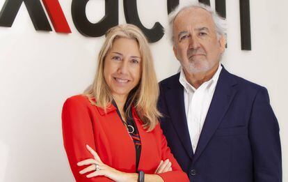 Elena Cuberos y Gastón Aigneren Ríos, socios de Exxacon,