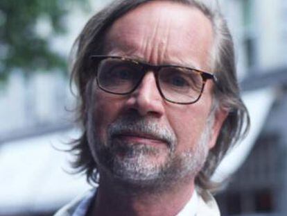 Mark Waldron, en una imagen promocional de la editorial Bloodaxe Books.