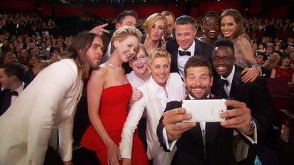 Tomado por el actor Bradley Cooper en los Oscar de 2014, este es uno de los 'selfies' más famosos de la historia de la fotografía.