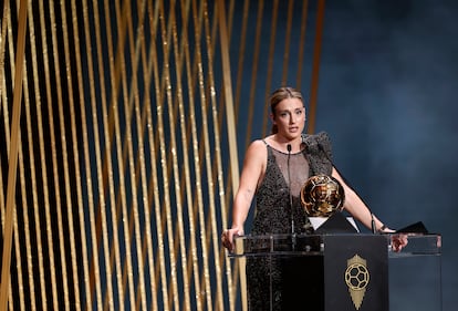 Alexia Putellas en su discurso al recibir el Balón de Oro en París este lunes.