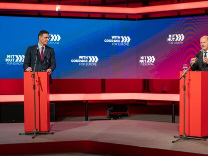 El presidente del Gobierno Pedro Sánchez y el canciller alemán Olaf Scholz, el pasado junio en Berlín.