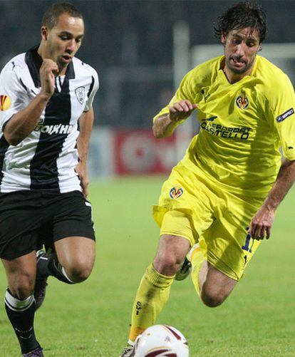 Capdevila y Thessaloniki luchan por el balón