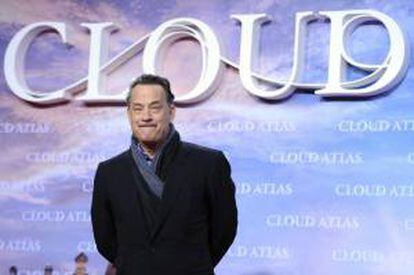 El actor estadounidense Tom Hanks posa a su llegada al preestreno europeo de la película "Cloud Atlas" en Berlín, Alemania. EFE/Archivo
