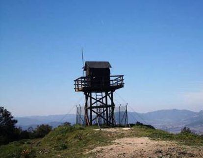 Torre de vigilància contra incendis a Puig d'en Cama Almoster, Baix Camp 