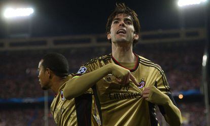 Kaká celebra el gol del empate.