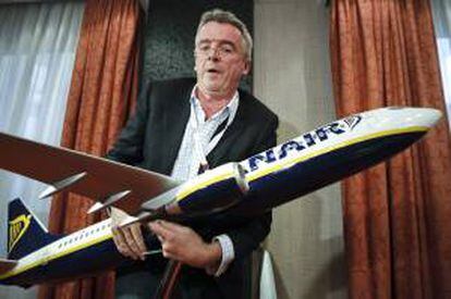 El presidente de Ryanair, Michael O'Leary, durante la rueda de prensa celebrada en Madrid para explicar algunos datos sobre el aterrizaje de emergencia de tres aviones de la compañía el pasado 26 de julio en el aeropuerto de Valencia que investiga AESA. EFE/Archivo