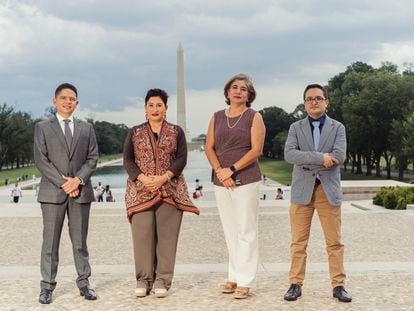 Andrei González, Thelma Aldana, Claudia Escobar Mejia, Juan Francisco Sandoval, posan para un retrato en la ciudad de Washington el día 13 de agosto de 2021.