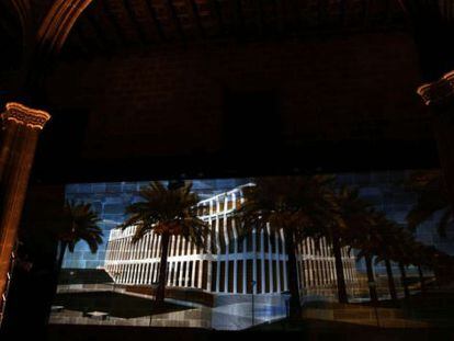 Proyección del futuro museo Hermitage Barcelona durante la presentación del proyecto hoy en la Llotja de Mar.