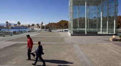 El Cubo del puerto de Málaga, futura sede del Centro Pompidou.