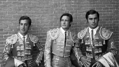 Gabriel de la Casa, a la izquierda, junto a Raúl Aranda y Paquirri, en Las Ventas, en una imagen de 1972.