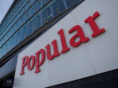 Logotipo de Banco Popular en uno de sus principales edificios