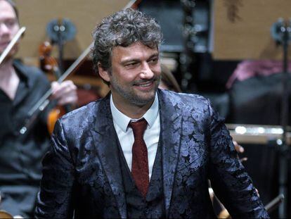 Jonas Kaufmann recibiendo los aplausos del público que llenaba el Teatro Real.