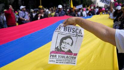 Protesta contra las reformas del gobierno de Gustavo Petro en Bogotá el 6 de marzo 2024.