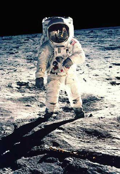 Edwin Aldrin posa para Neil Armstrong en la superficie de la Luna en 1969.