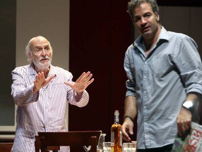 H&eacute;ctor Alterio durante un ensayo de la obra &#039;El padre&#039; en el Teatro Bellas Artes de Madrid.