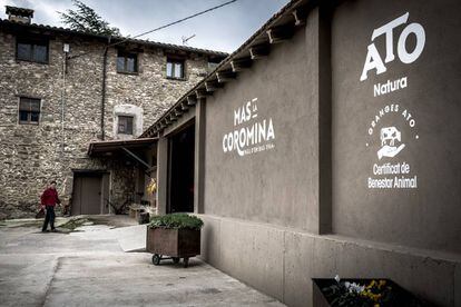 Granja Can Coromina, una de las siete que producen en exclusiva para Llet Ato.
