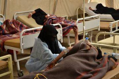 Médicos sin Fronteras alerta de que la epidemia se está volviendo "incontrolable".