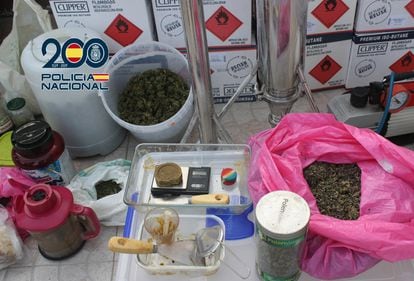 Materials to extract rosin.  In the center, on a scale, drugs already extracted.
