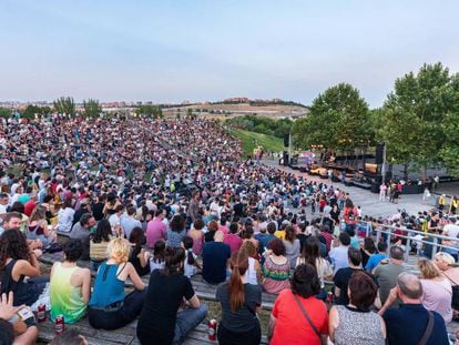 Ólafur Arnalds actúa el pasado jueves en el auditorio del Parque Lineal del Manzanares, dentro de Veranos de la Villa.