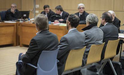 Cuatro de los acusados por malversación del Palau de les Arts, este martes, durante el juicio en Valencia.