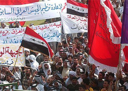 Miles de chiíes protestan en Bagdad contra la presencia de las tropas de EE UU.